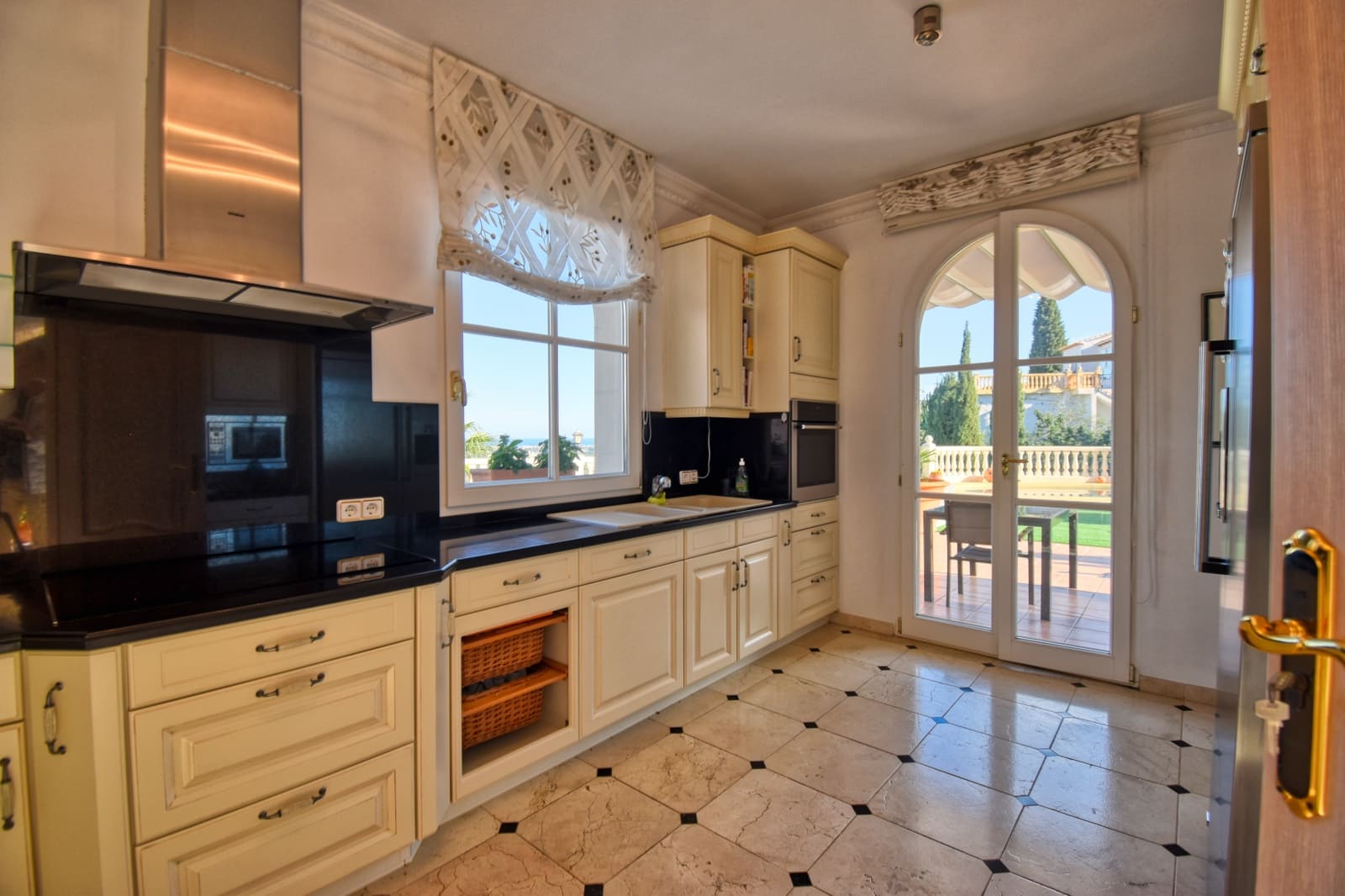 5 slaapkamer Villa te koop in La Sella met zwembad garage - € 1.499.000 (Ref: 9789789)