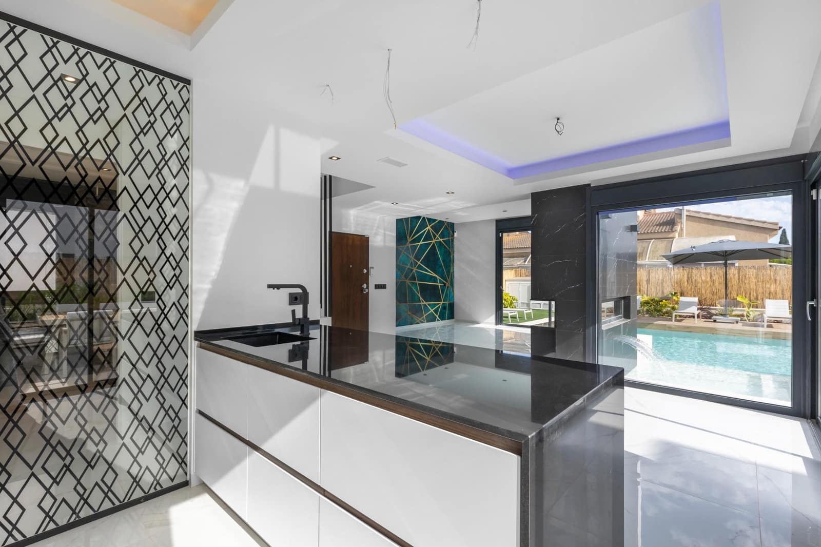 3 camera da letto Villa in vendita in Torrevieja con piscina garage - 639.000 € (Rif: 9789860)