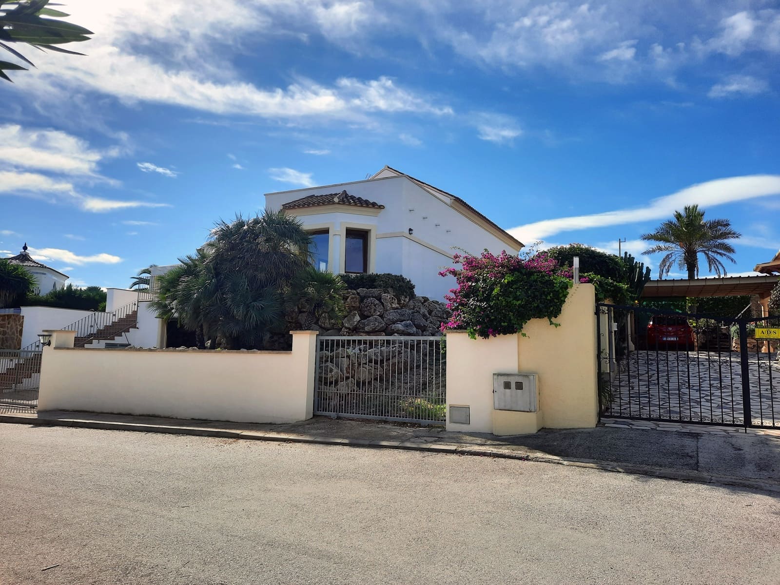 3 soverom Villa til salgs i Denia med svømmebasseng garasje - € 980 000 (Ref: 9789871)