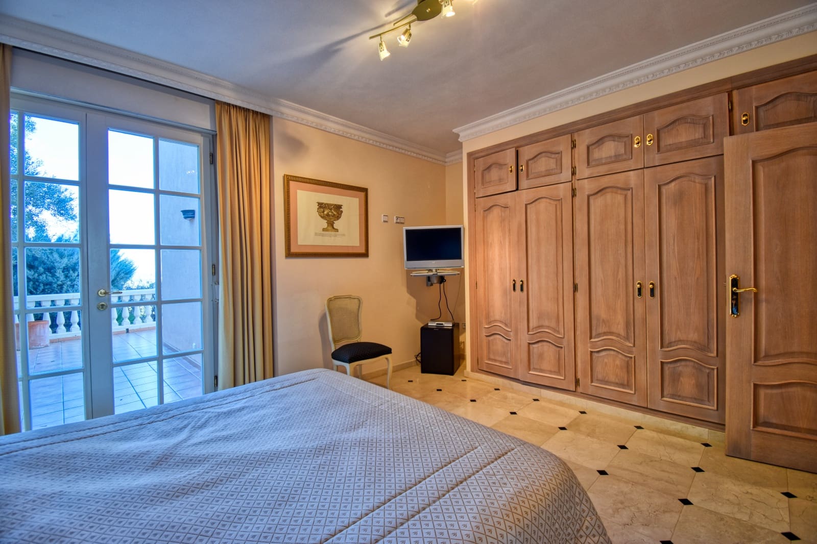 5 quarto Moradia para venda em La Sella com piscina garagem - 1 499 000 € (Ref: 9789876)