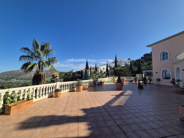 5 quarto Moradia para venda em La Sella com piscina garagem - 1 499 000 € (Ref: 9789876)