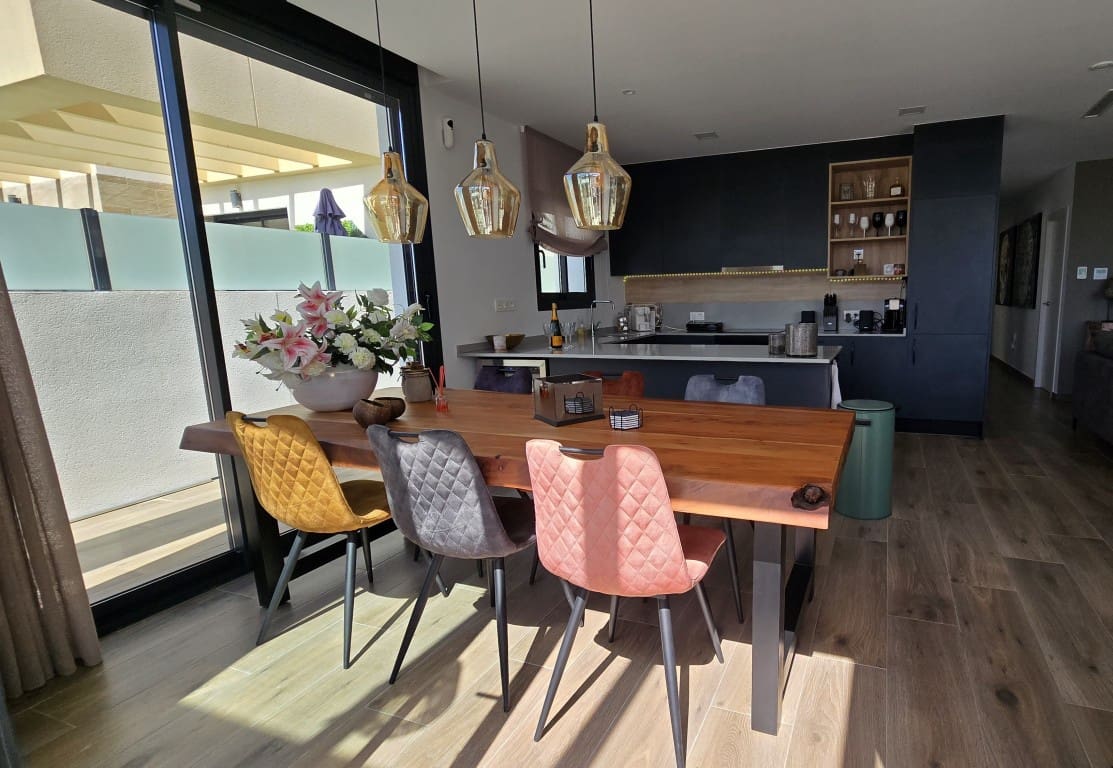 3 soverom Villa til salgs i Los Montesinos med svømmebasseng - € 520 000 (Ref: 9798539)