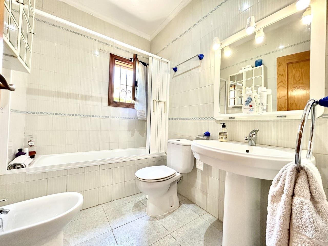 3 soveværelse Villa til salg i La Zenia med garage - € 630.000 (Ref: 9798540)