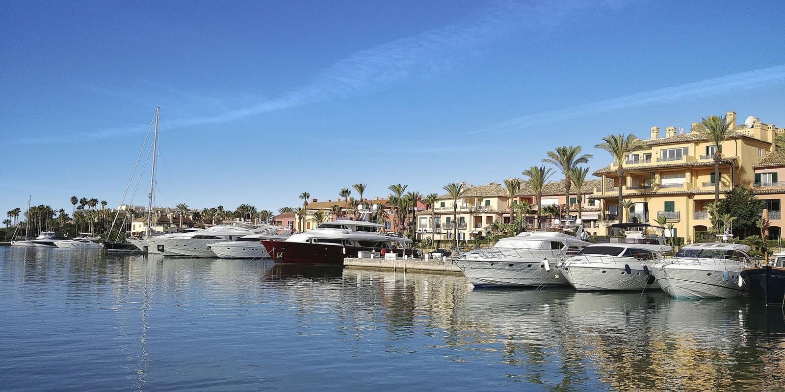 2 bedroom Penthouse for sale in Manilva with pool garage - € 530,000 (Ref: 9800268)