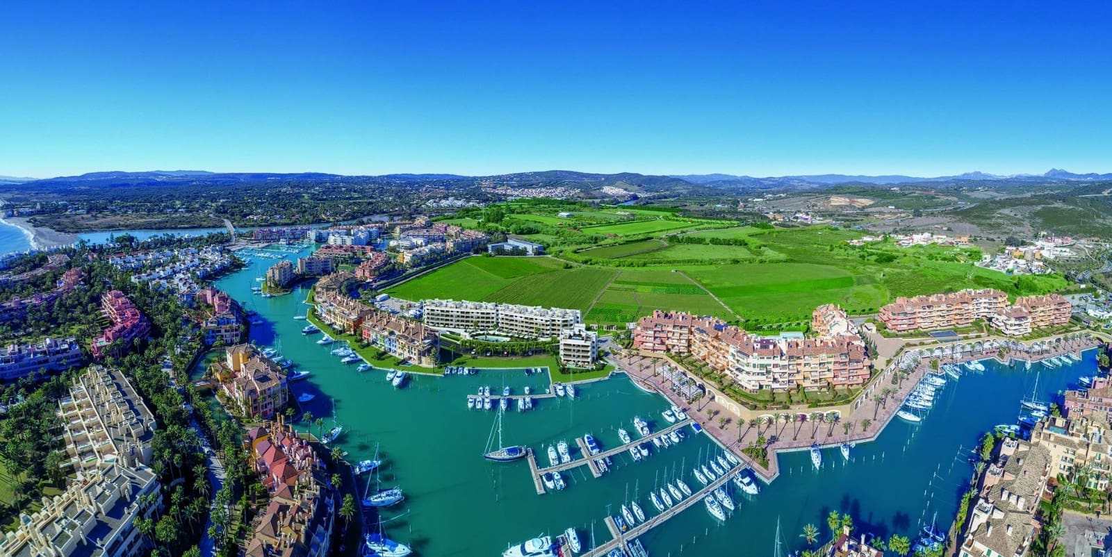 2 bedroom Penthouse for sale in Manilva with pool garage - € 530,000 (Ref: 9800268)