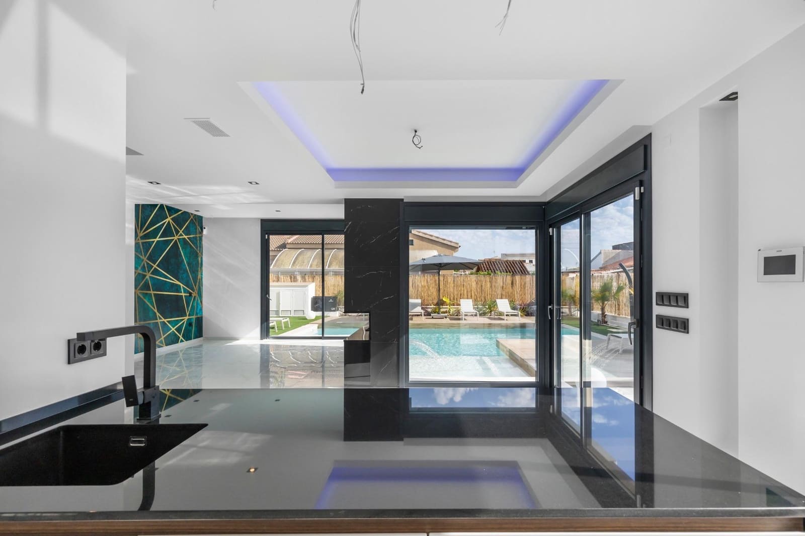 3 sovrum Villa till salu i Torrevieja med pool garage - 639 000 € (Ref: 9800349)