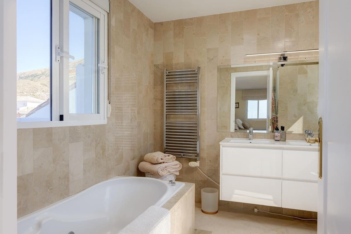 6 quarto Moradia para venda em Mijas com piscina - 1 850 000 € (Ref: 9804197)