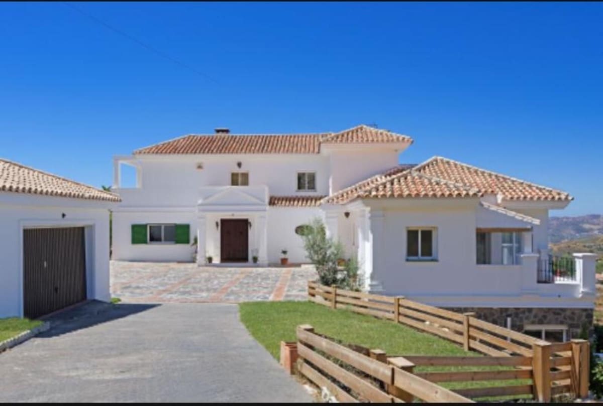 6 quarto Moradia para venda em Mijas com piscina - 1 850 000 € (Ref: 9804197)