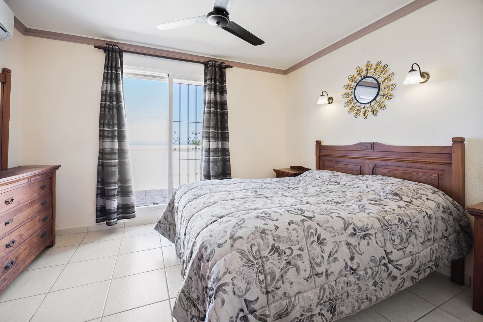 4 bedroom Villa for sale in Javea / Xabia - € 750,000 (Ref: 9806084)