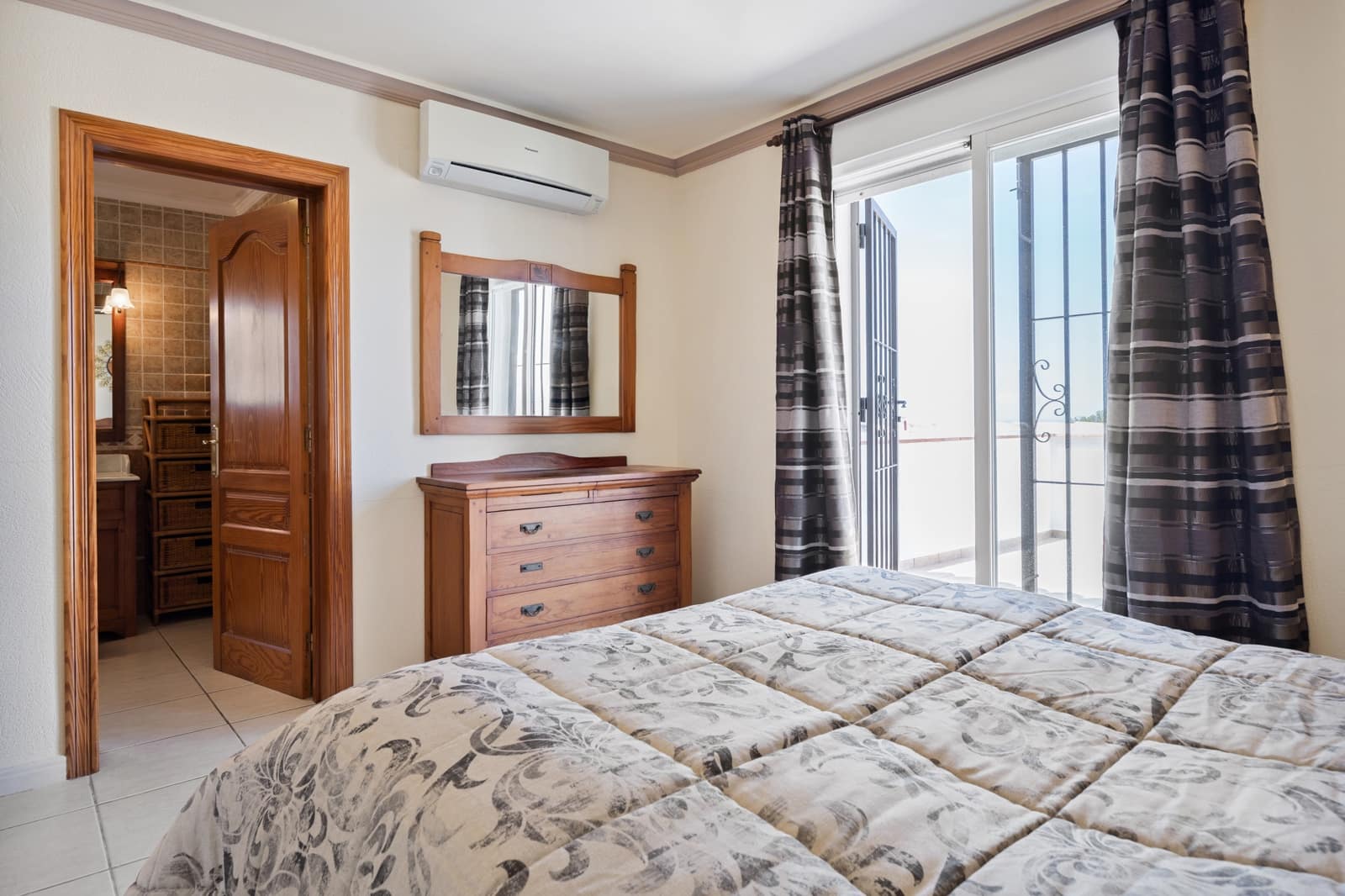 4 bedroom Villa for sale in Javea / Xabia - € 750,000 (Ref: 9806084)