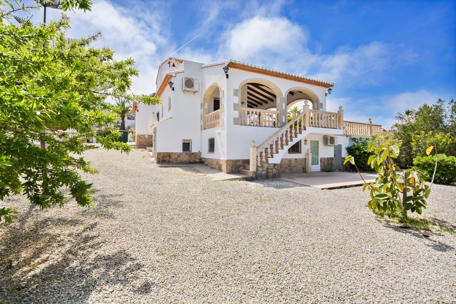 4 bedroom Villa for sale in Javea / Xabia - € 750,000 (Ref: 9806084)