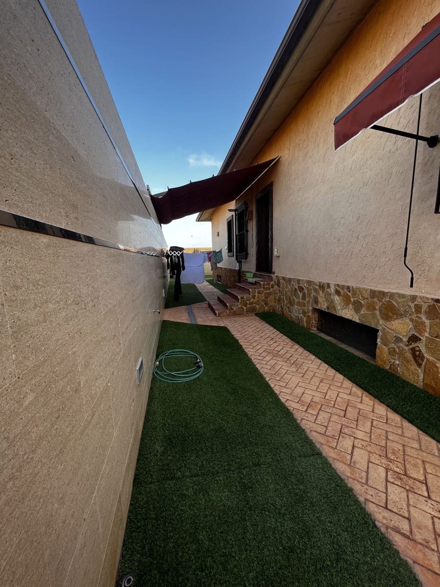 Chalet de 4 habitaciones en Santiago de la Ribera en venta con garaje - 850.000 € (Ref: 9806246)