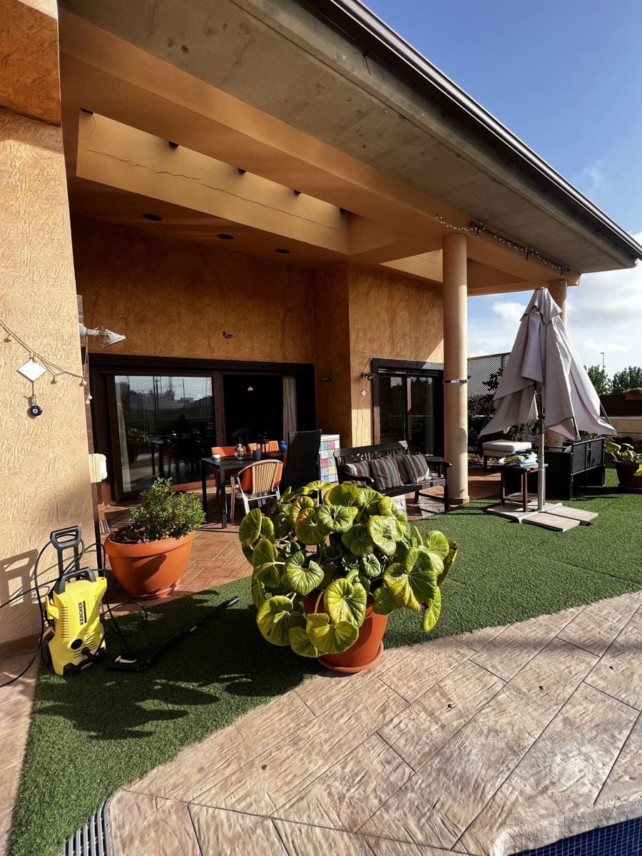 Chalet de 4 habitaciones en Santiago de la Ribera en venta con garaje - 850.000 € (Ref: 9806246)