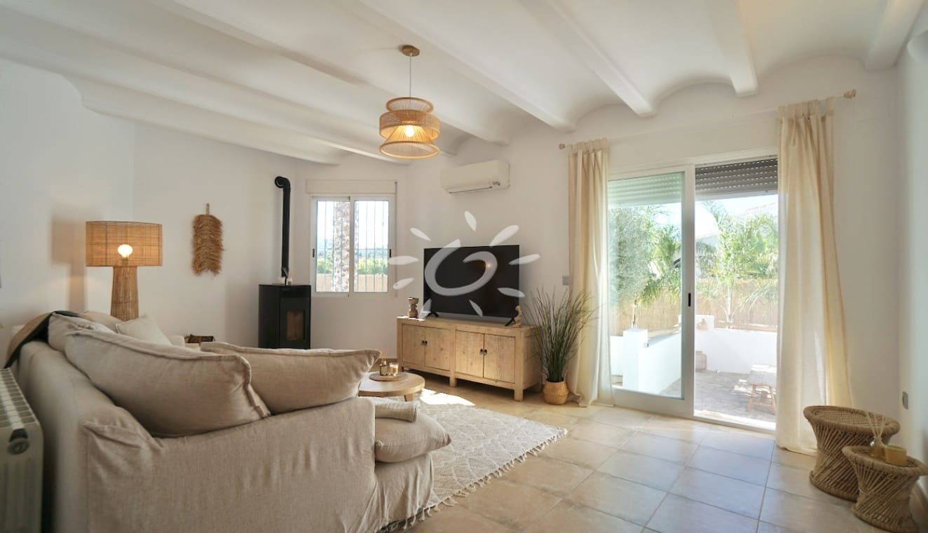 3 bedroom Villa for sale in Benitachell / Benitatxell with pool - € 649,000 (Ref: 10085018)
