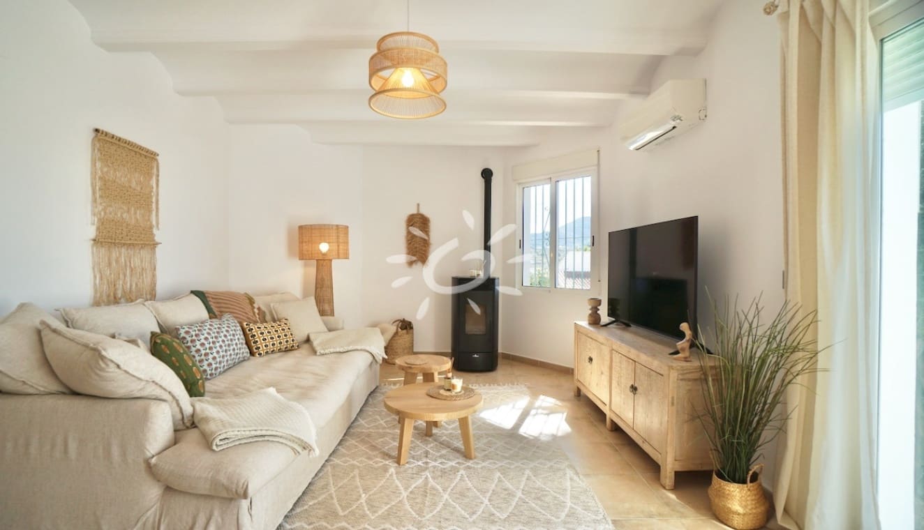 3 bedroom Villa for sale in Benitachell / Benitatxell with pool - € 649,000 (Ref: 10085018)