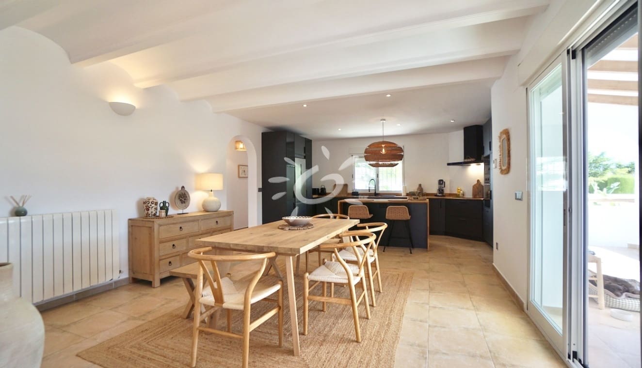 3 bedroom Villa for sale in Benitachell / Benitatxell with pool - € 649,000 (Ref: 10085018)
