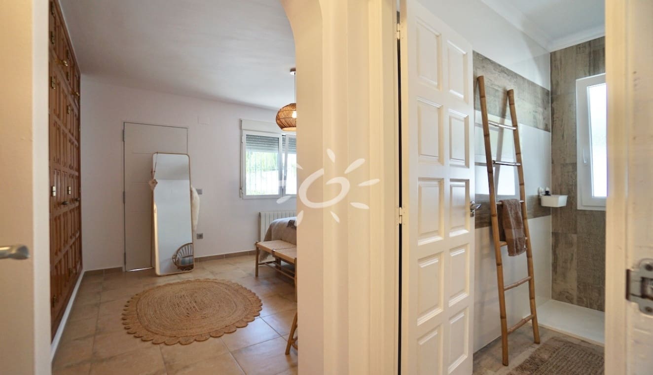 3 bedroom Villa for sale in Benitachell / Benitatxell with pool - € 649,000 (Ref: 10085018)