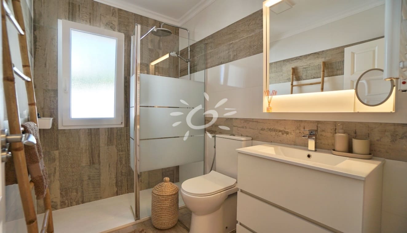 3 bedroom Villa for sale in Benitachell / Benitatxell with pool - € 649,000 (Ref: 10085018)