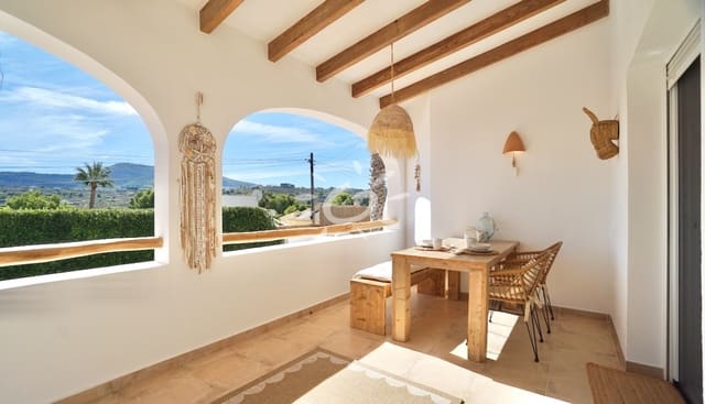 3 slaapkamer Villa te koop in Benitachell / Benitatxell met zwembad - € 649.000 (Ref: 10085018)