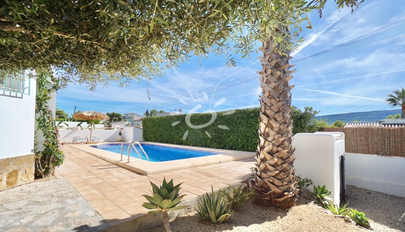 3 bedroom Villa for sale in Benitachell / Benitatxell with pool - € 649,000 (Ref: 10085018)