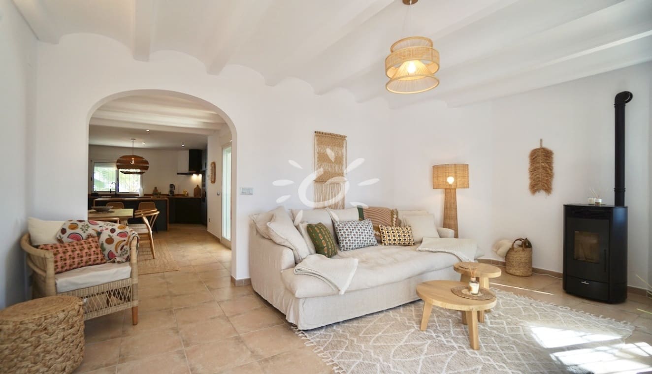 3 bedroom Villa for sale in Benitachell / Benitatxell with pool - € 649,000 (Ref: 10085018)