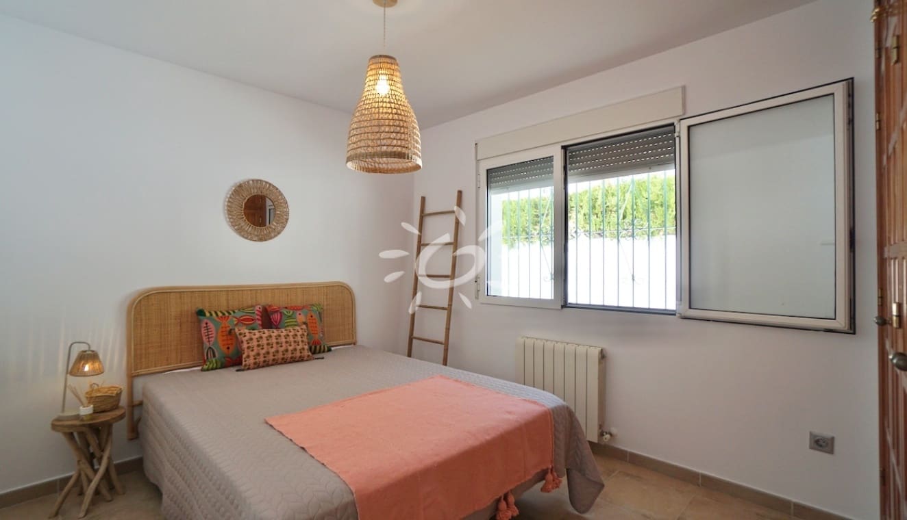 3 bedroom Villa for sale in Benitachell / Benitatxell with pool - € 649,000 (Ref: 10085018)
