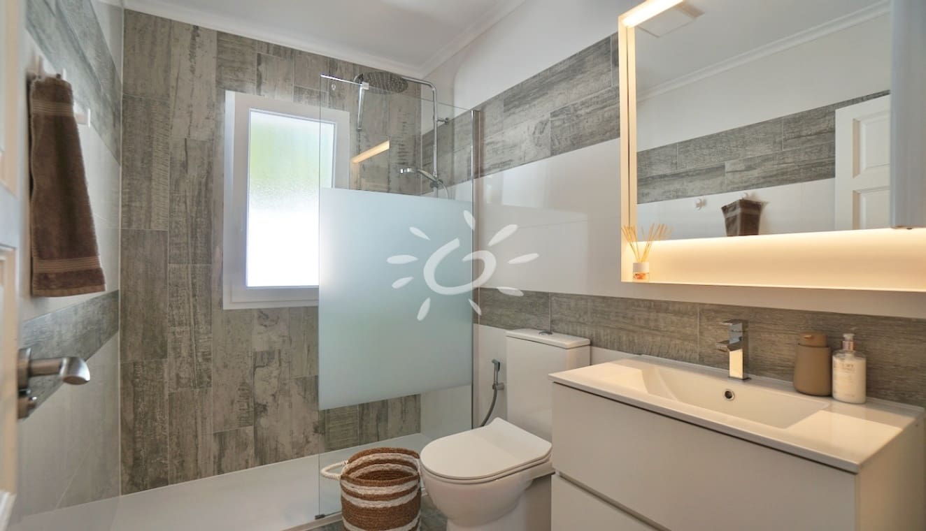 3 bedroom Villa for sale in Benitachell / Benitatxell with pool - € 649,000 (Ref: 10085018)