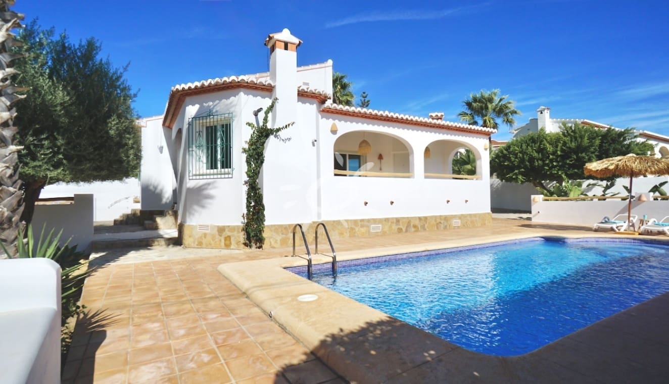 3 bedroom Villa for sale in Benitachell / Benitatxell with pool - € 649,000 (Ref: 10085018)