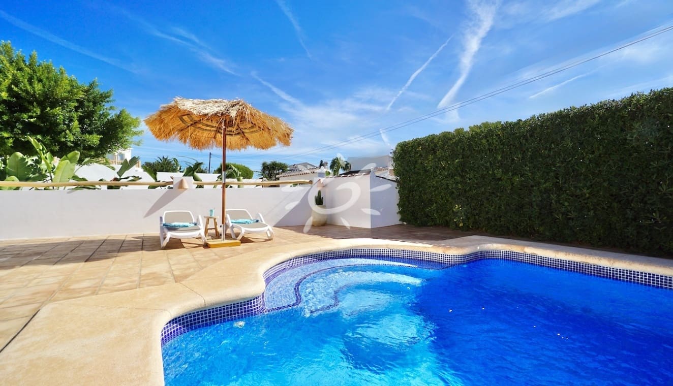 3 bedroom Villa for sale in Benitachell / Benitatxell with pool - € 649,000 (Ref: 10085018)