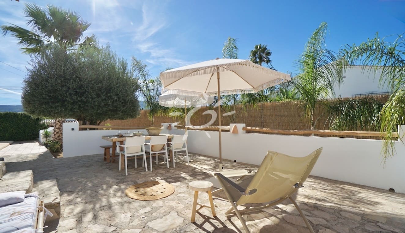 3 bedroom Villa for sale in Benitachell / Benitatxell with pool - € 649,000 (Ref: 10085018)