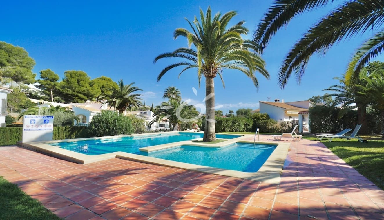 2 quarto Bungalow para venda em Moraira com piscina - 475 000 € (Ref: 10101104)