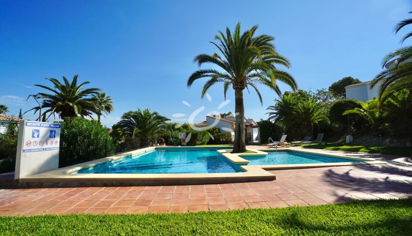 2 quarto Bungalow para venda em Moraira com piscina - 475 000 € (Ref: 10101104)