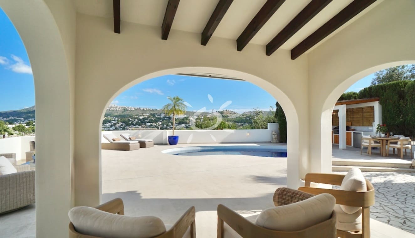 Chalet de 2 habitaciones en Moraira en venta con piscina garaje - 749.000 € (Ref: 10183650)