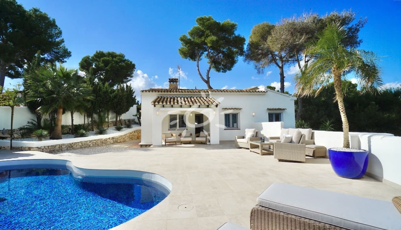 Chalet de 2 habitaciones en Moraira en venta con piscina garaje - 749.000 € (Ref: 10183650)