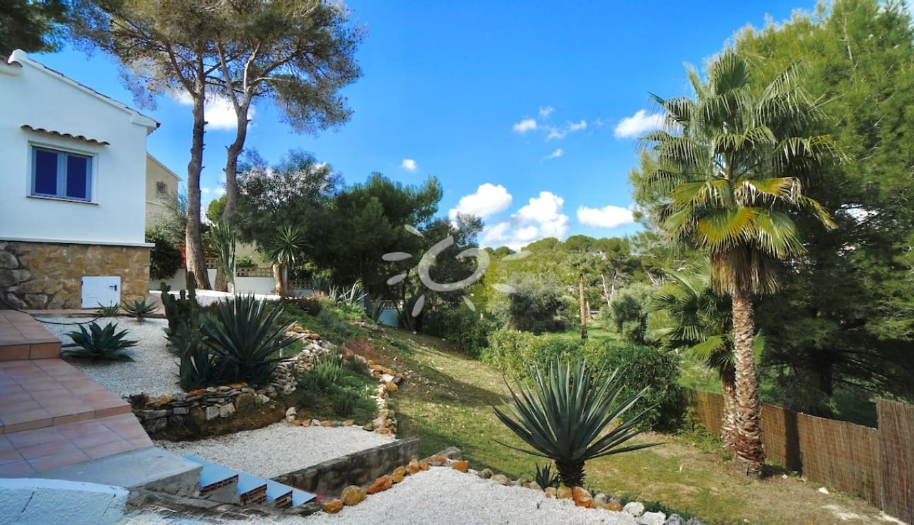Chalet de 2 habitaciones en Moraira en venta con piscina garaje - 749.000 € (Ref: 10183650)