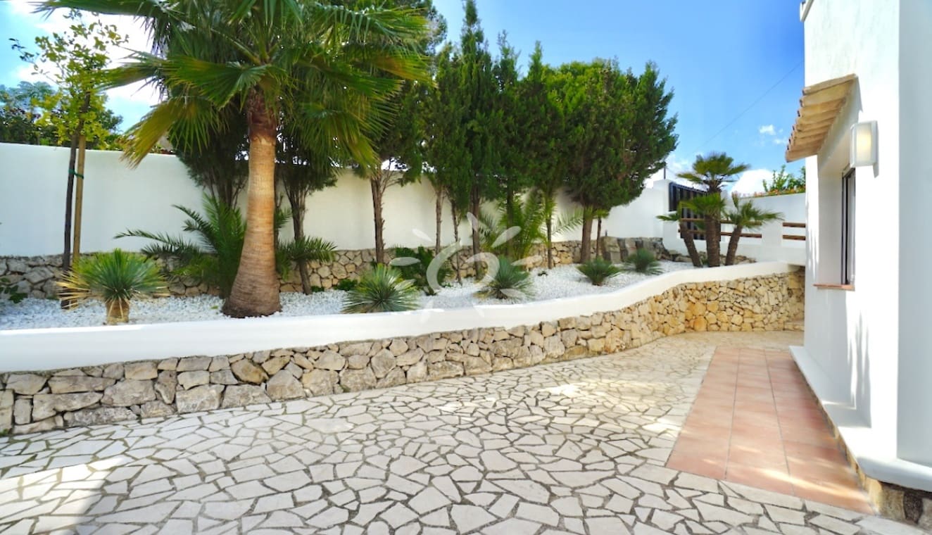 Chalet de 2 habitaciones en Moraira en venta con piscina garaje - 749.000 € (Ref: 10183650)
