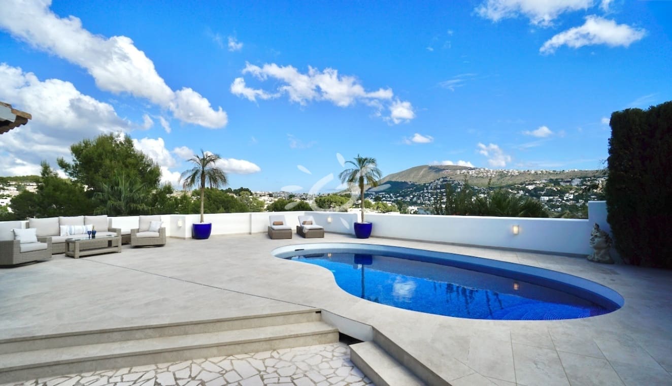 Chalet de 2 habitaciones en Moraira en venta con piscina garaje - 749.000 € (Ref: 10183650)