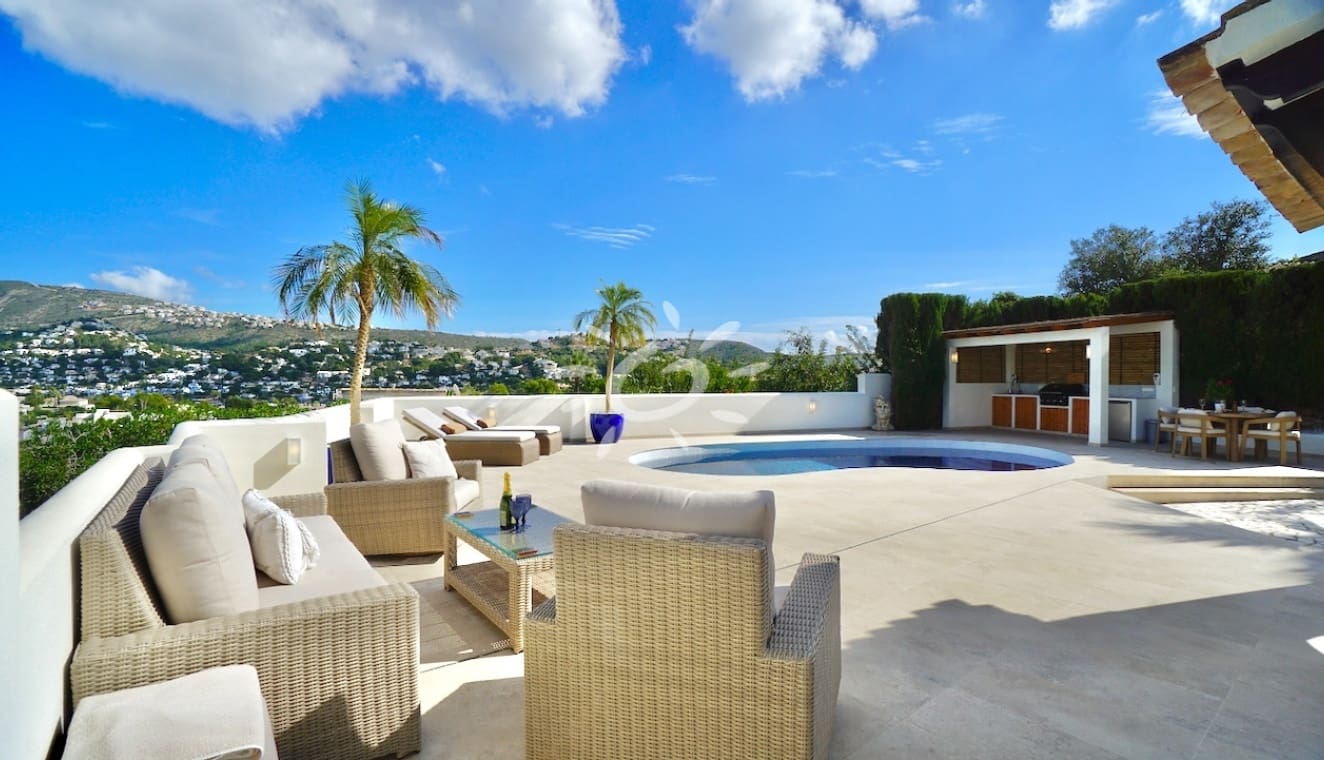 Chalet de 2 habitaciones en Moraira en venta con piscina garaje - 749.000 € (Ref: 10183650)