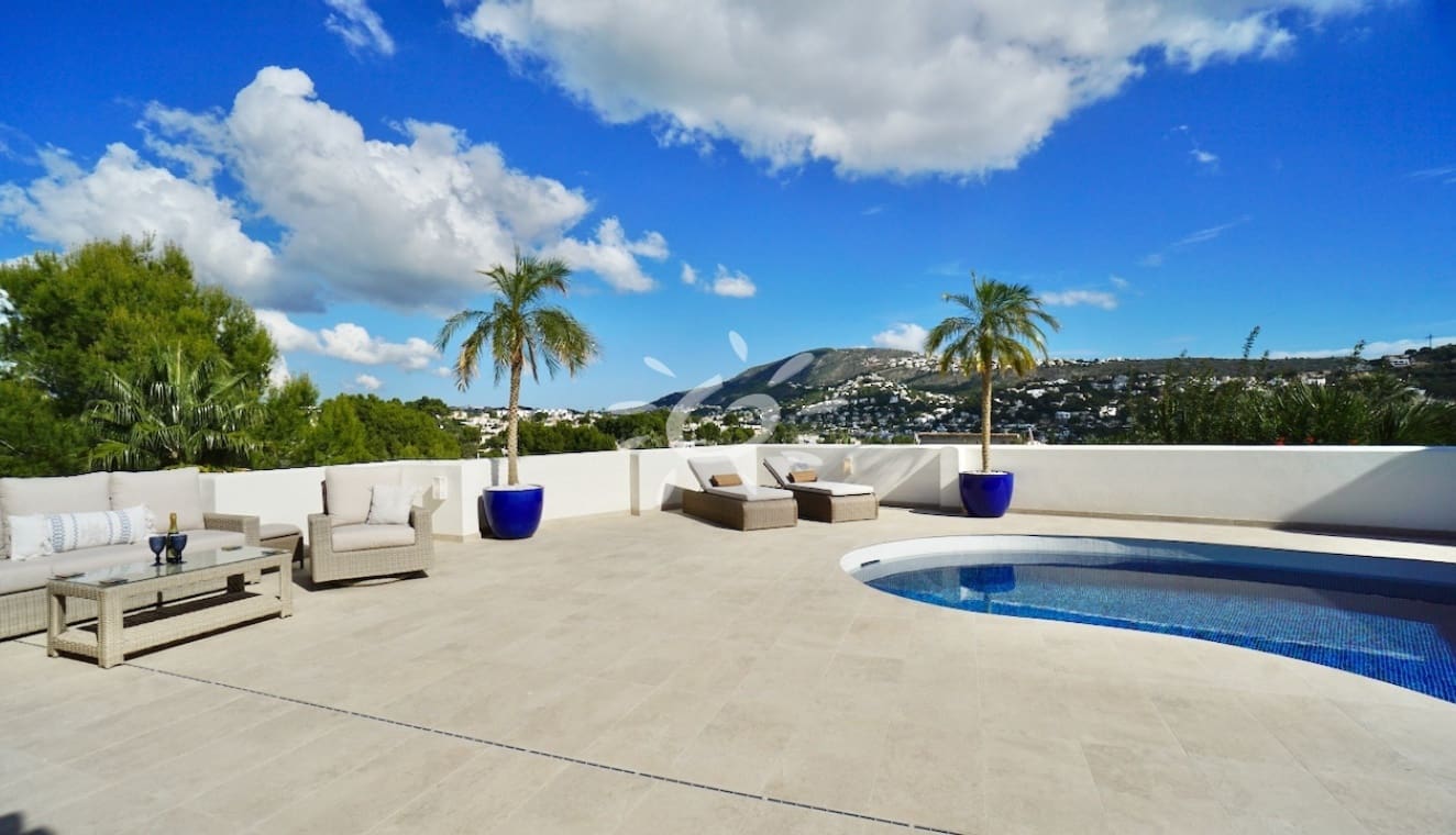 Chalet de 2 habitaciones en Moraira en venta con piscina garaje - 749.000 € (Ref: 10183650)