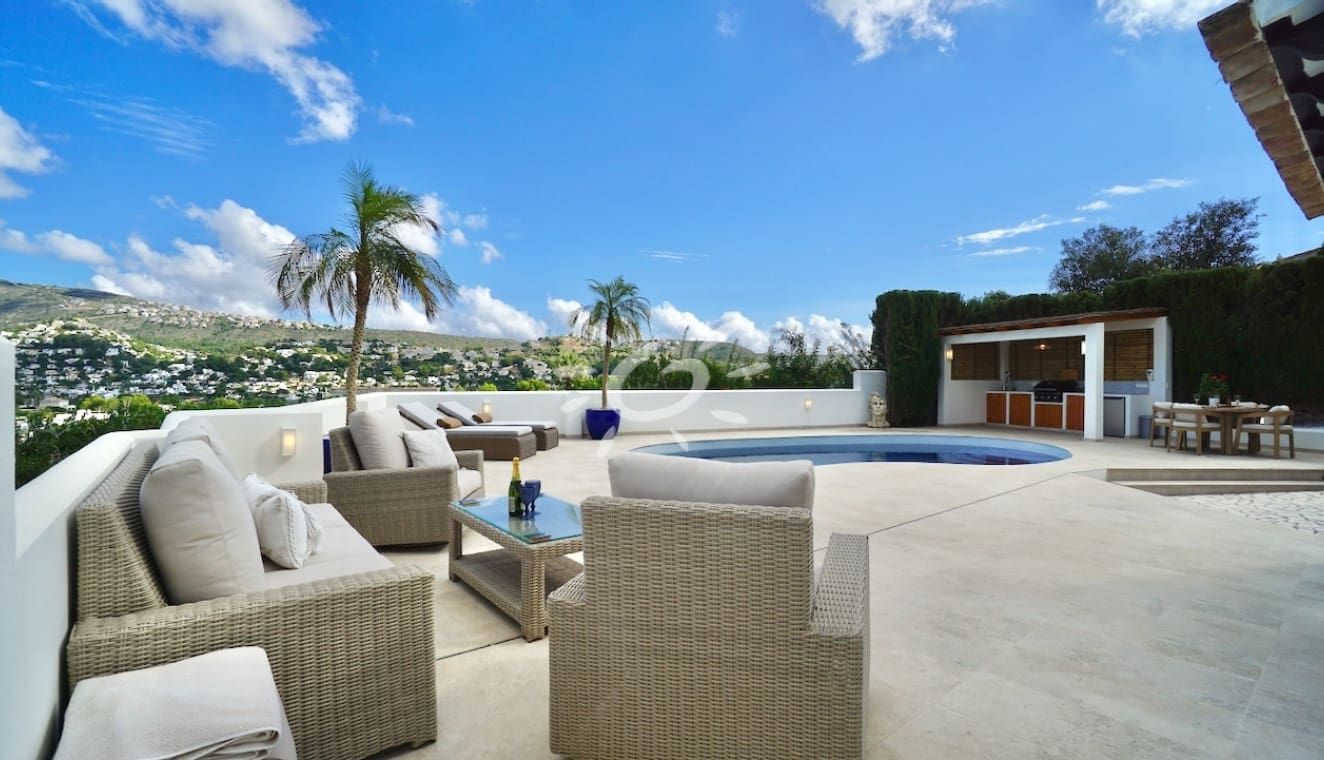 Chalet de 2 habitaciones en Moraira en venta con piscina garaje - 749.000 € (Ref: 10183650)