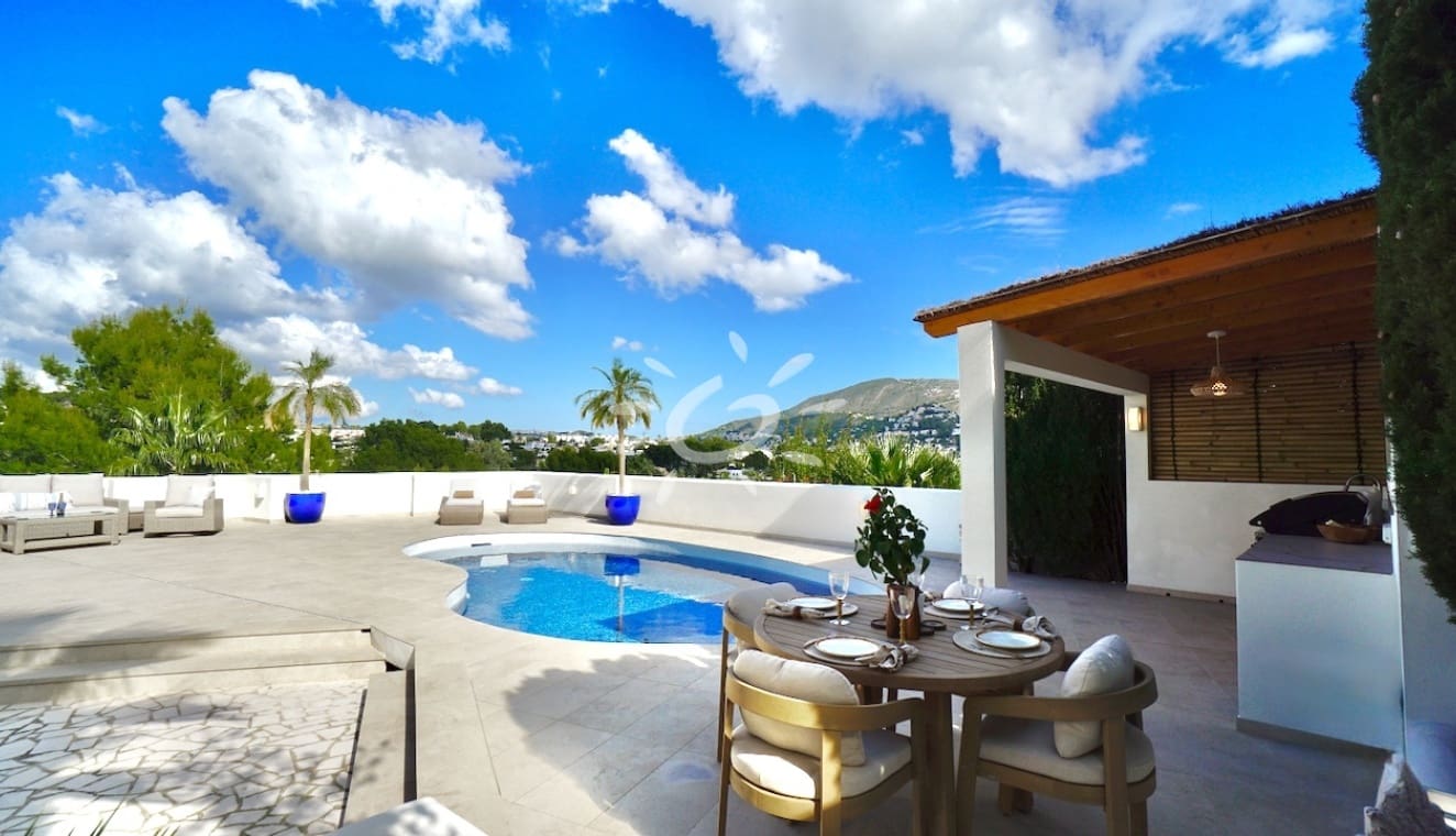 Chalet de 2 habitaciones en Moraira en venta con piscina garaje - 749.000 € (Ref: 10183650)