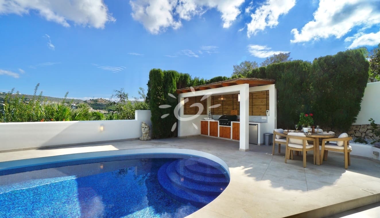 Chalet de 2 habitaciones en Moraira en venta con piscina garaje - 749.000 € (Ref: 10183650)