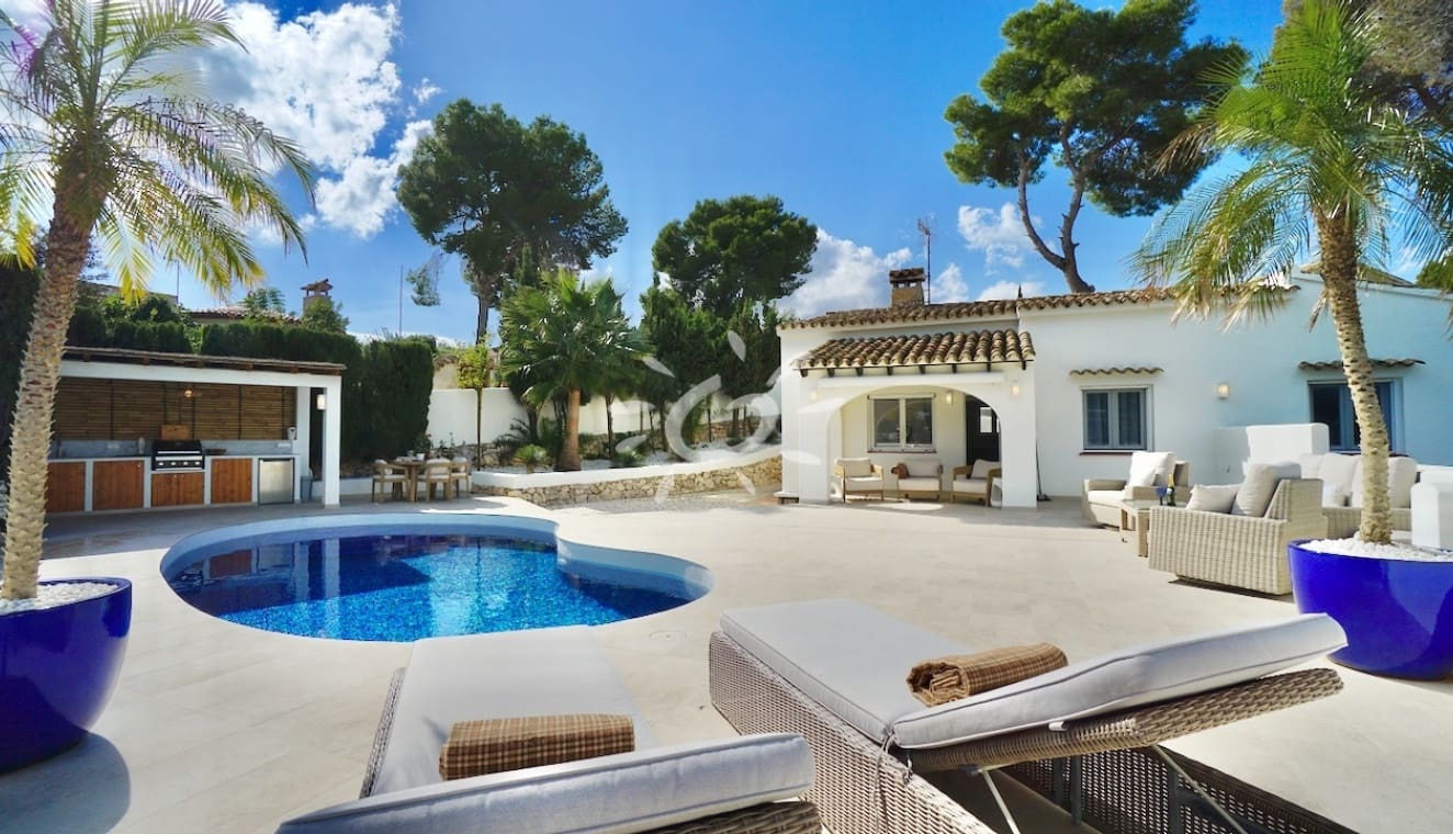 Chalet de 2 habitaciones en Moraira en venta con piscina garaje - 749.000 € (Ref: 10183650)