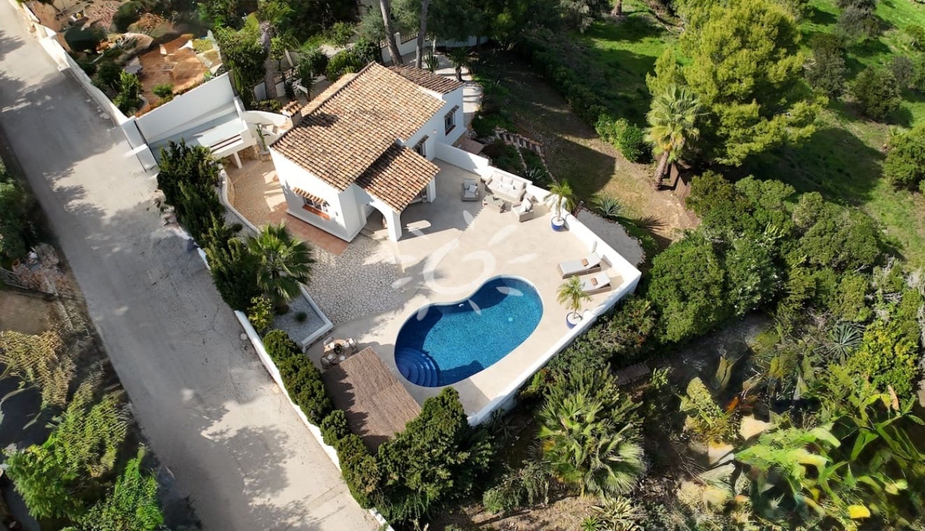 Chalet de 2 habitaciones en Moraira en venta con piscina garaje - 749.000 € (Ref: 10183650)