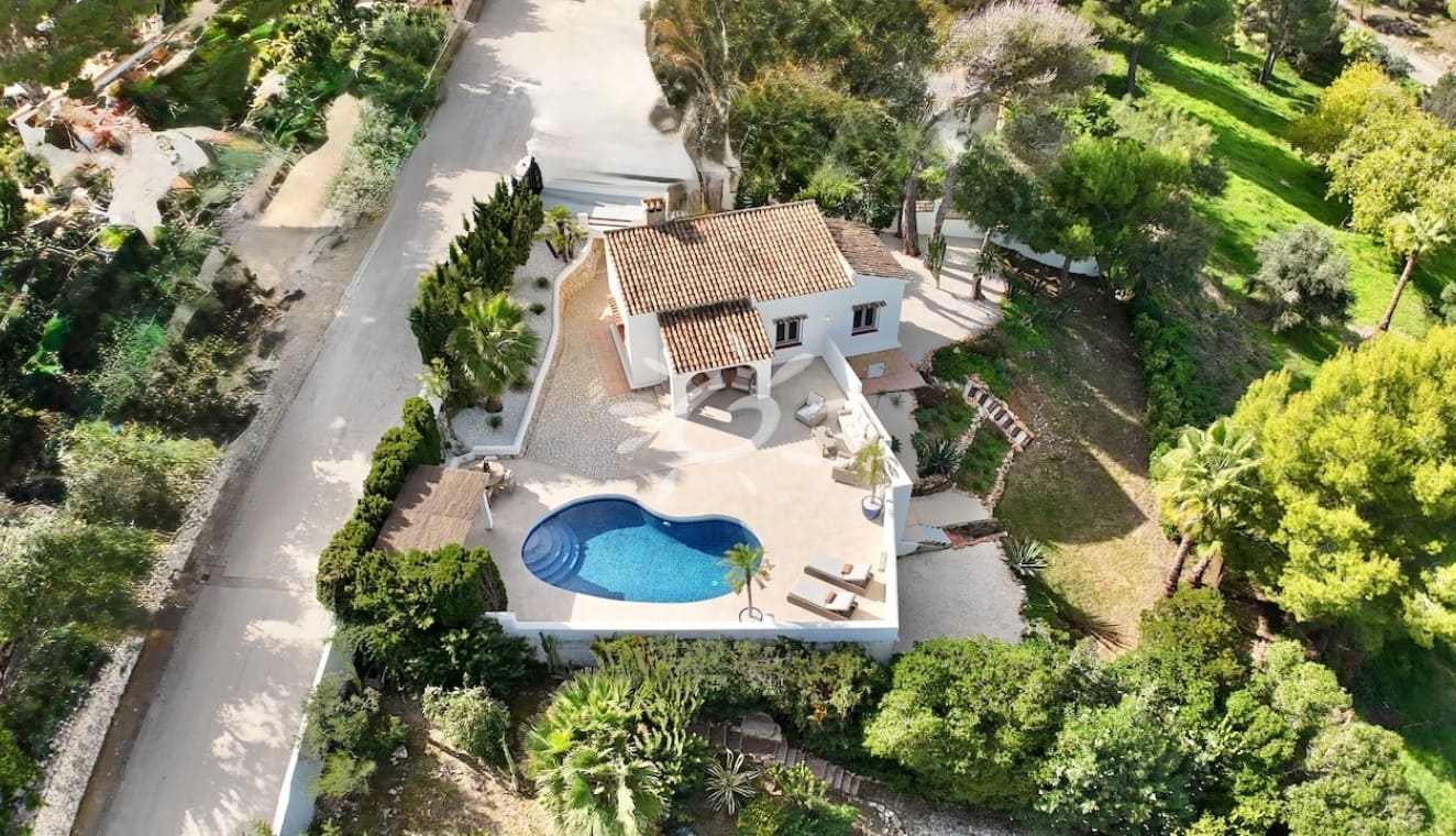 Chalet de 2 habitaciones en Moraira en venta con piscina garaje - 749.000 € (Ref: 10183650)