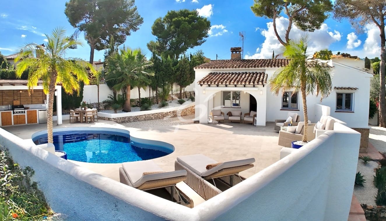 Chalet de 2 habitaciones en Moraira en venta con piscina garaje - 749.000 € (Ref: 10183650)