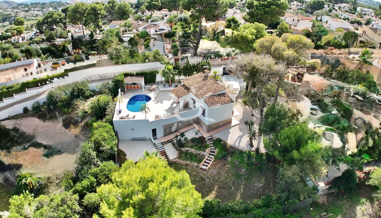 Chalet de 2 habitaciones en Moraira en venta con piscina garaje - 749.000 € (Ref: 10183650)