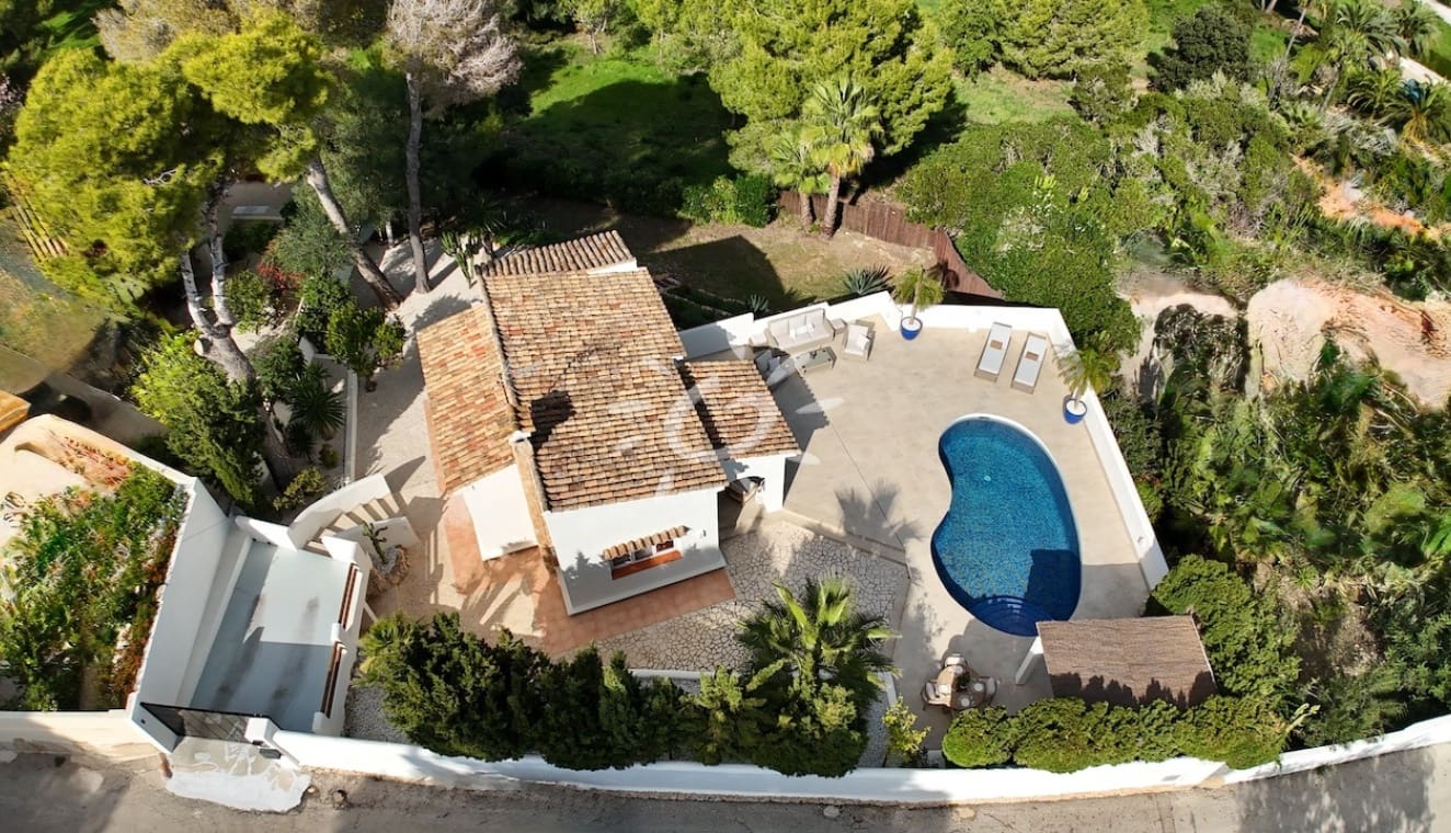 Chalet de 2 habitaciones en Moraira en venta con piscina garaje - 749.000 € (Ref: 10183650)
