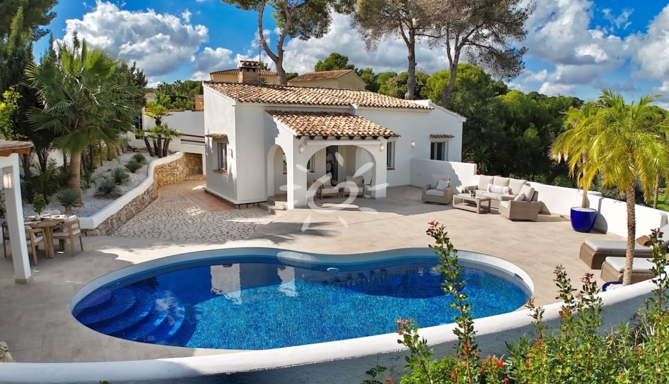 Chalet de 2 habitaciones en Moraira en venta con piscina garaje - 749.000 € (Ref: 10183650)