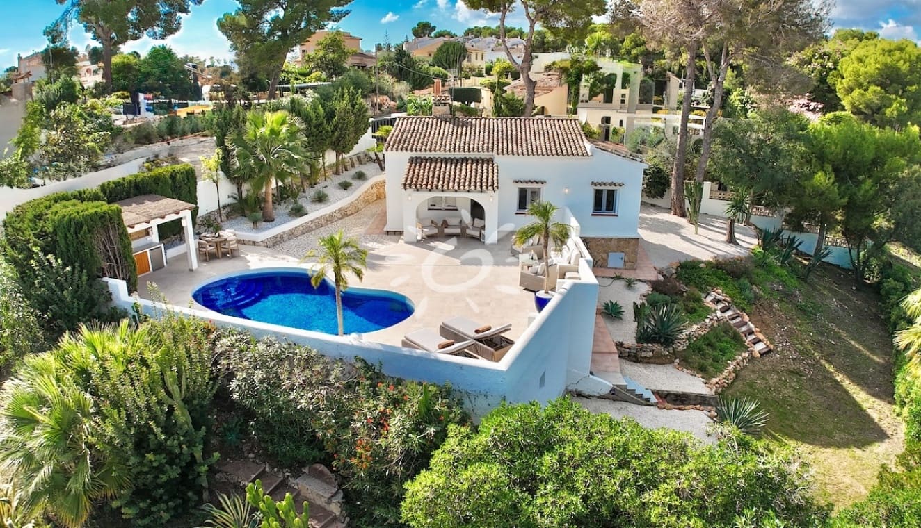 Chalet de 2 habitaciones en Moraira en venta con piscina garaje - 749.000 € (Ref: 10183650)